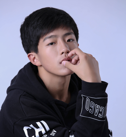 李卓钊